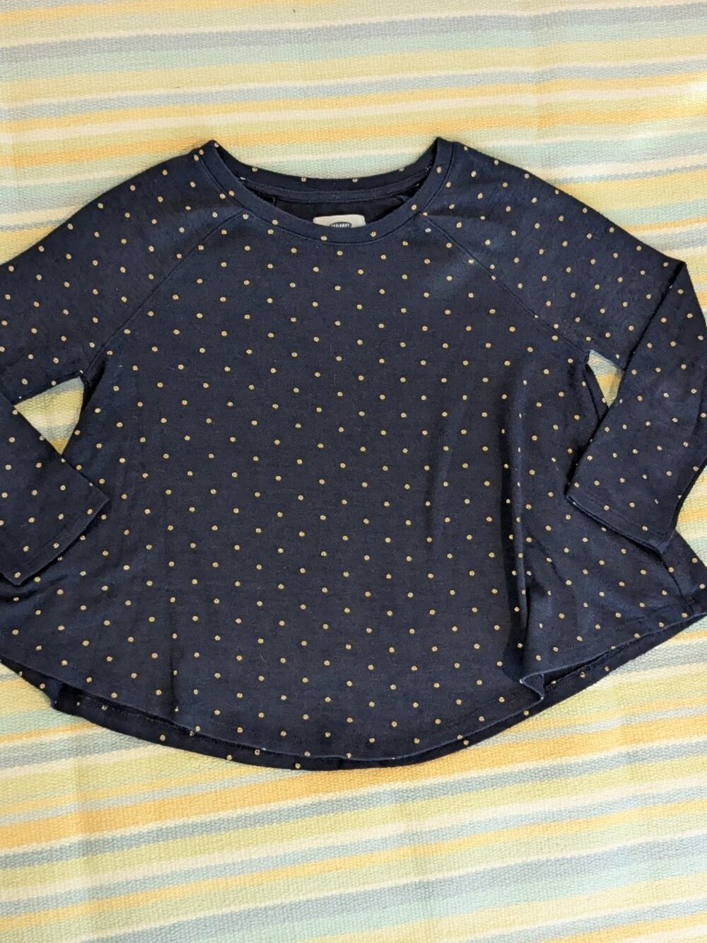 Old Navy blue & gold polka dot top size Medium (8)